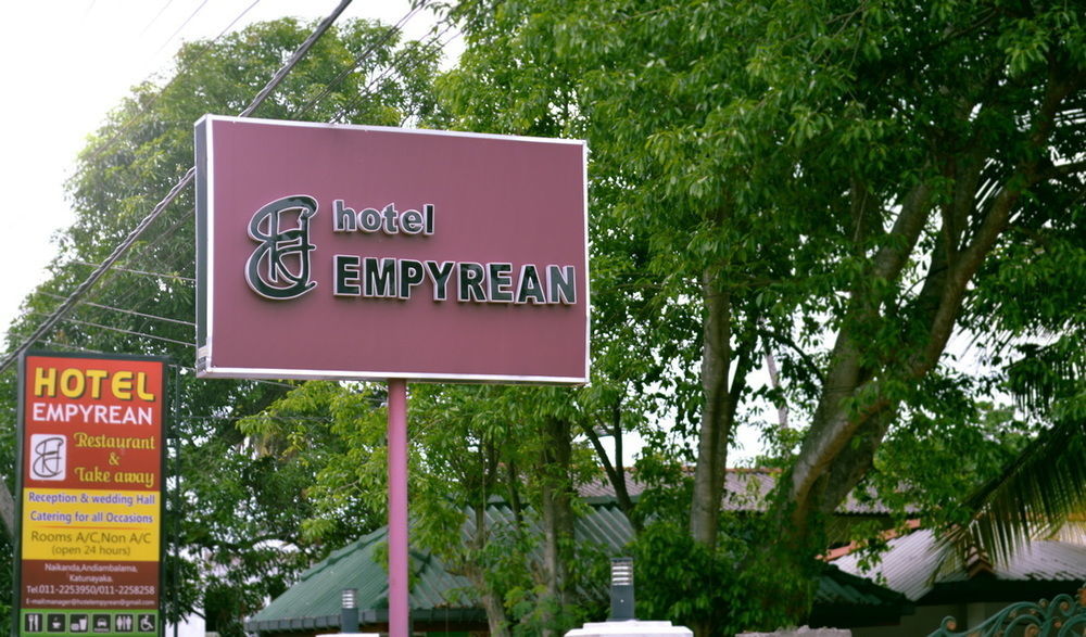 Hotel Empryean Katunayaka Екстериор снимка