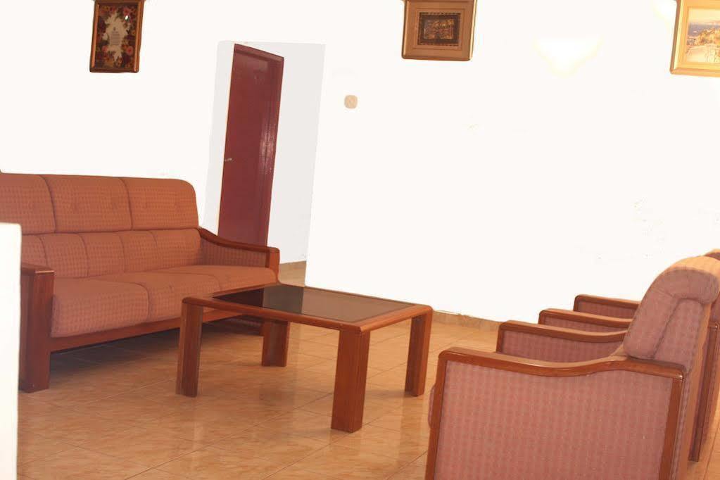 Hotel Empryean Katunayaka Екстериор снимка