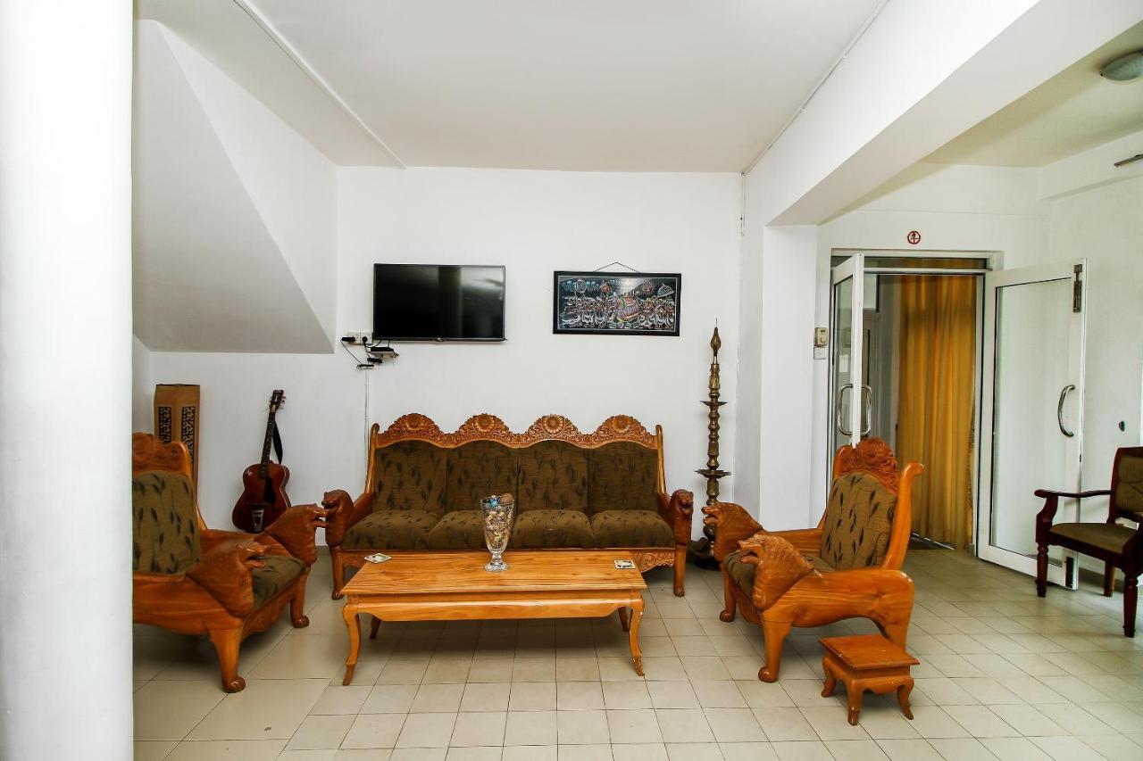 Hotel Empryean Katunayaka Екстериор снимка