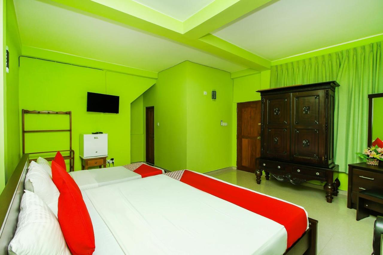 Hotel Empryean Katunayaka Екстериор снимка