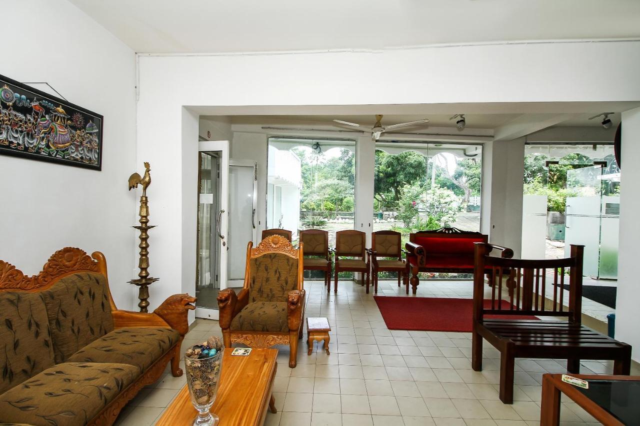 Hotel Empryean Katunayaka Екстериор снимка